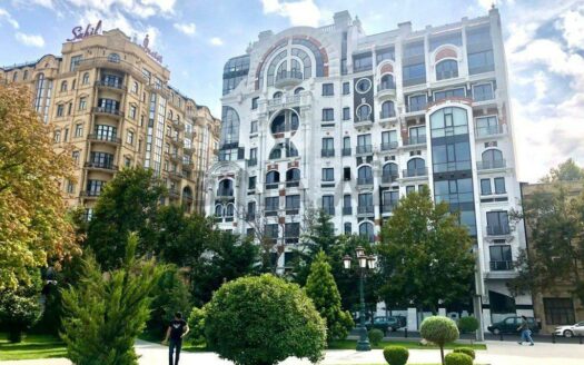 4 Room New Apartment for Sale in Baku