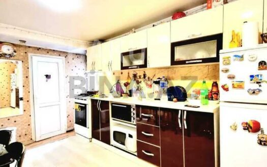 2 Rooms Old Apartment for Sale in Baku