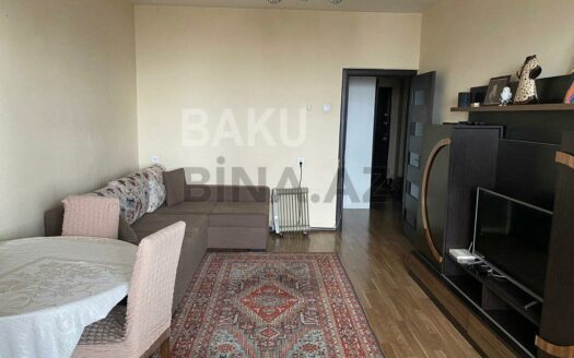 3 Room Old Apartment for Sale in Baku