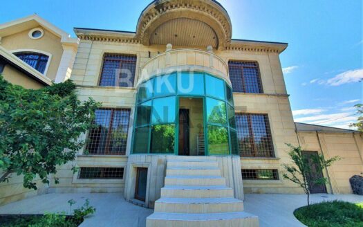 5 Room House / Villa for Sale in Baku