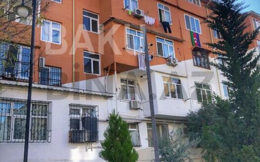 2 Rooms Old Apartment for Sale in Baku