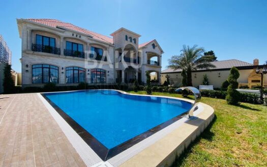 8 Room House / Villa for Sale in Baku