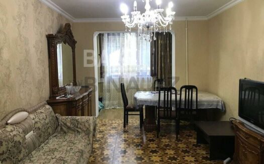 3 Room Old Apartment for Sale in Baku