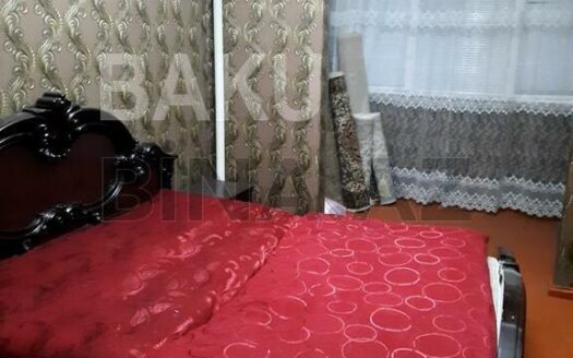 2 Rooms Old Apartment for Sale in Baku