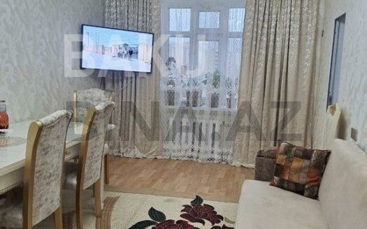 3 Room Old Apartment for Sale in Baku