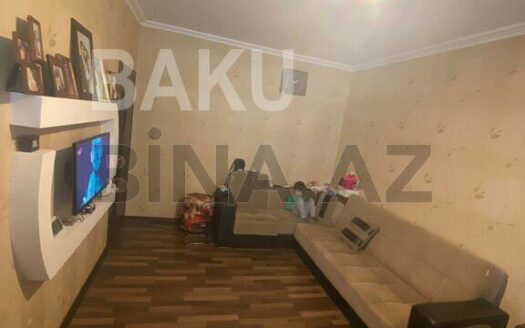 2 Rooms Old Apartment for Sale in Baku