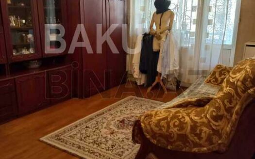 1 Room Old Apartment for Sale in Baku