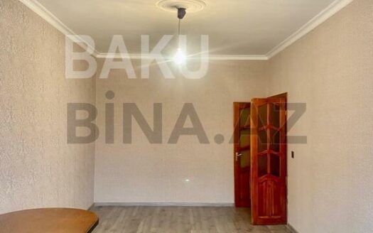 1 Room Old Apartment for Sale in Baku