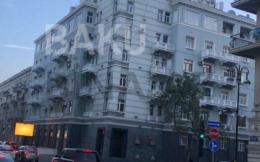 2 Rooms Old Apartment for Sale in Baku