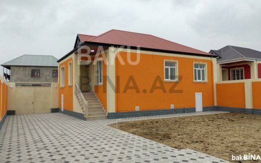 4 Room House / Villa for Sale in Baku