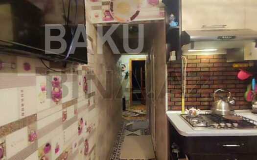 2 Rooms Old Apartment for Sale in Baku