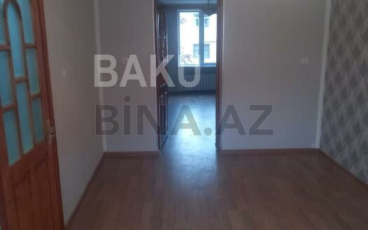 2 Rooms Old Apartment for Sale in Baku