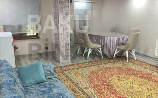 3 Room Old Apartment for Sale in Baku