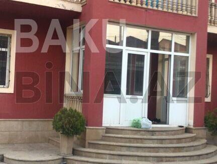 6 Room House / Villa for Sale in Baku