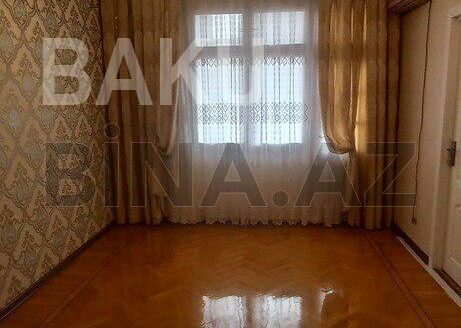 2 Rooms Old Apartment for Sale in Baku