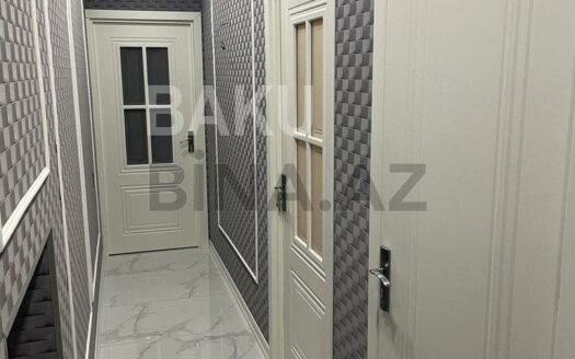 2 Rooms Old Apartment for Sale in Baku