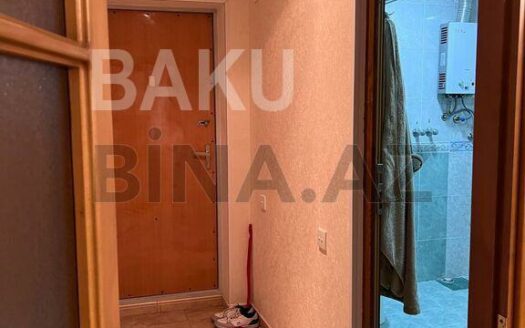 1 Room Old Apartment for Sale in Baku