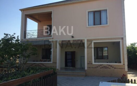 4 Room House / Villa for Sale in Baku