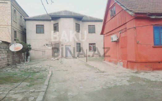 10 Room House / Villa for Sale in Baku