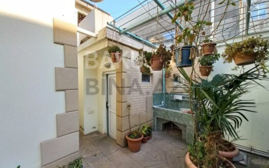 5 Room House / Villa for Sale in Baku