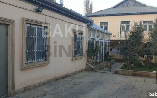 6 Room House / Villa for Sale in Baku