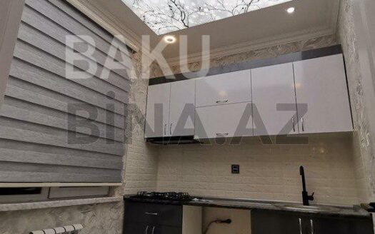 2 Rooms Old Apartment for Sale in Baku