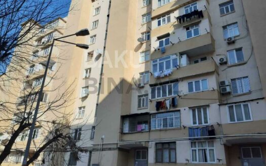 2 Rooms Old Apartment for Sale in Baku