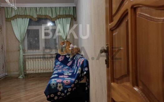 3 Room Old Apartment for Sale in Sumgait