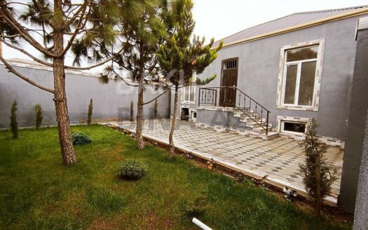 4 Room House / Villa for Sale in Baku