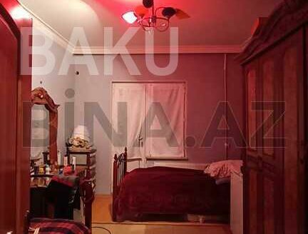 2 Rooms Old Apartment for Sale in Baku