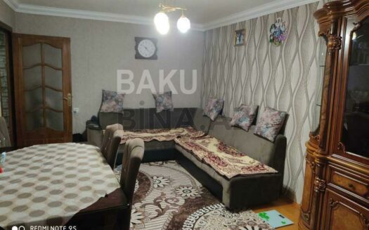 2 Rooms Old Apartment for Sale in Baku