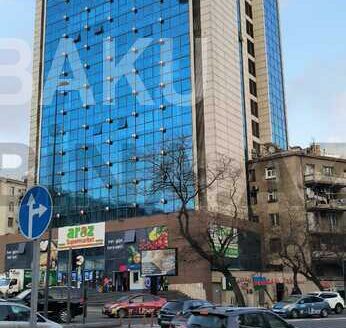 1 Room Old Apartment for Sale in Baku