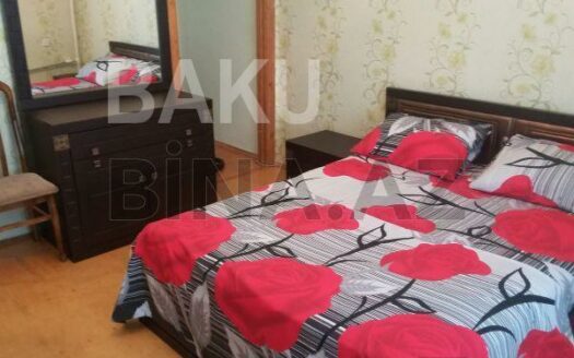 2 Rooms Old Apartment for Sale in Baku