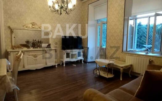 2 Rooms Old Apartment for Sale in Baku