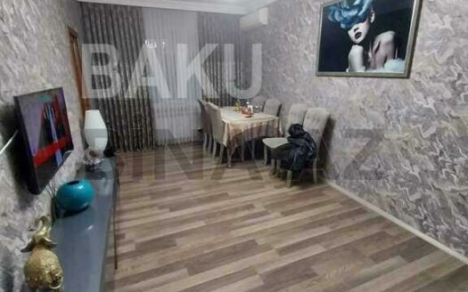 3 Room Old Apartment for Sale in Baku