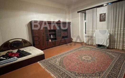 4 Room House / Villa for Sale in Baku