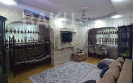 2 Rooms Old Apartment for Sale in Baku