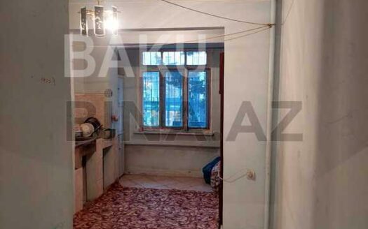 2 Rooms Old Apartment for Sale in Baku