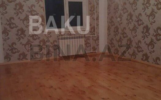 3 Room Old Apartment for Sale in Baku