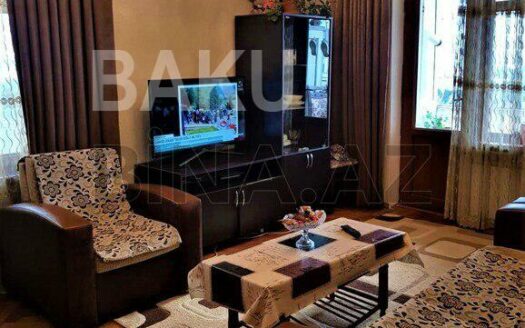 2 Rooms Old Apartment for Sale in Baku