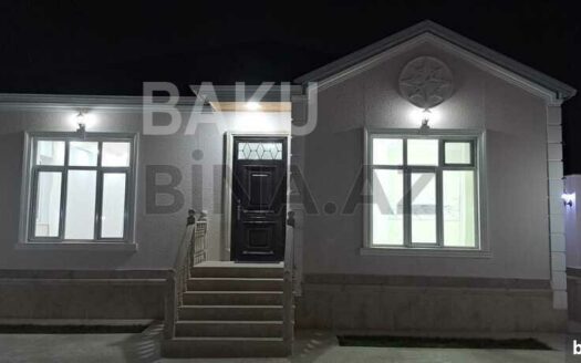 4 Room House / Villa for Sale in Baku