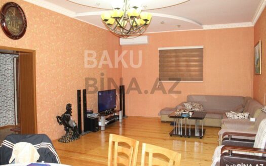 7 Room House / Villa for Sale in Baku