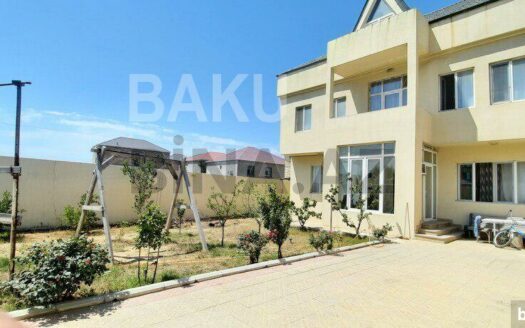 5 Room House / Villa for Sale in Baku