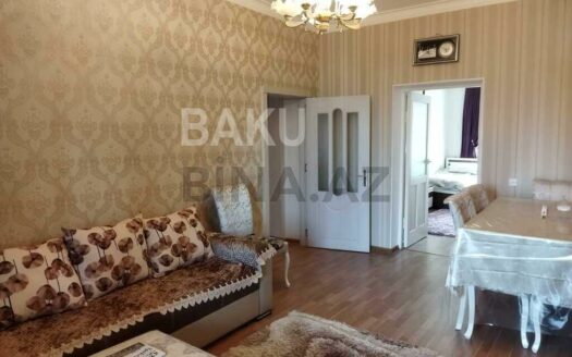 3 Room Old Apartment for Sale in Baku