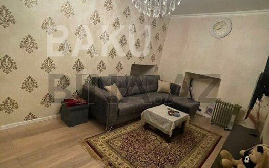 2 Rooms Old Apartment for Sale in Baku