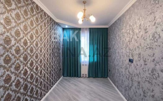 3 Room Old Apartment for Sale in Baku