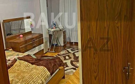 2 Rooms Old Apartment for Sale in Baku