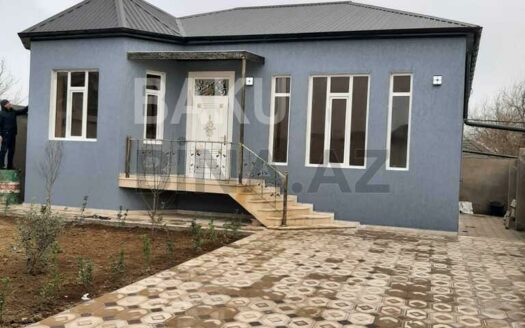 4 Room House / Villa for Sale in Baku