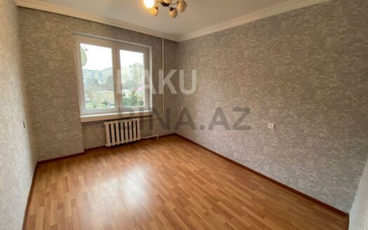 2 Rooms Old Apartment for Sale in Baku