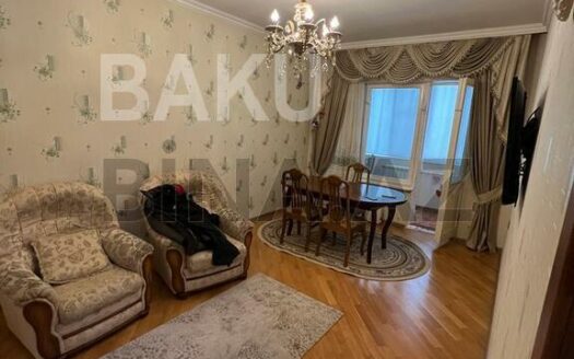 3 Room Old Apartment for Sale in Baku